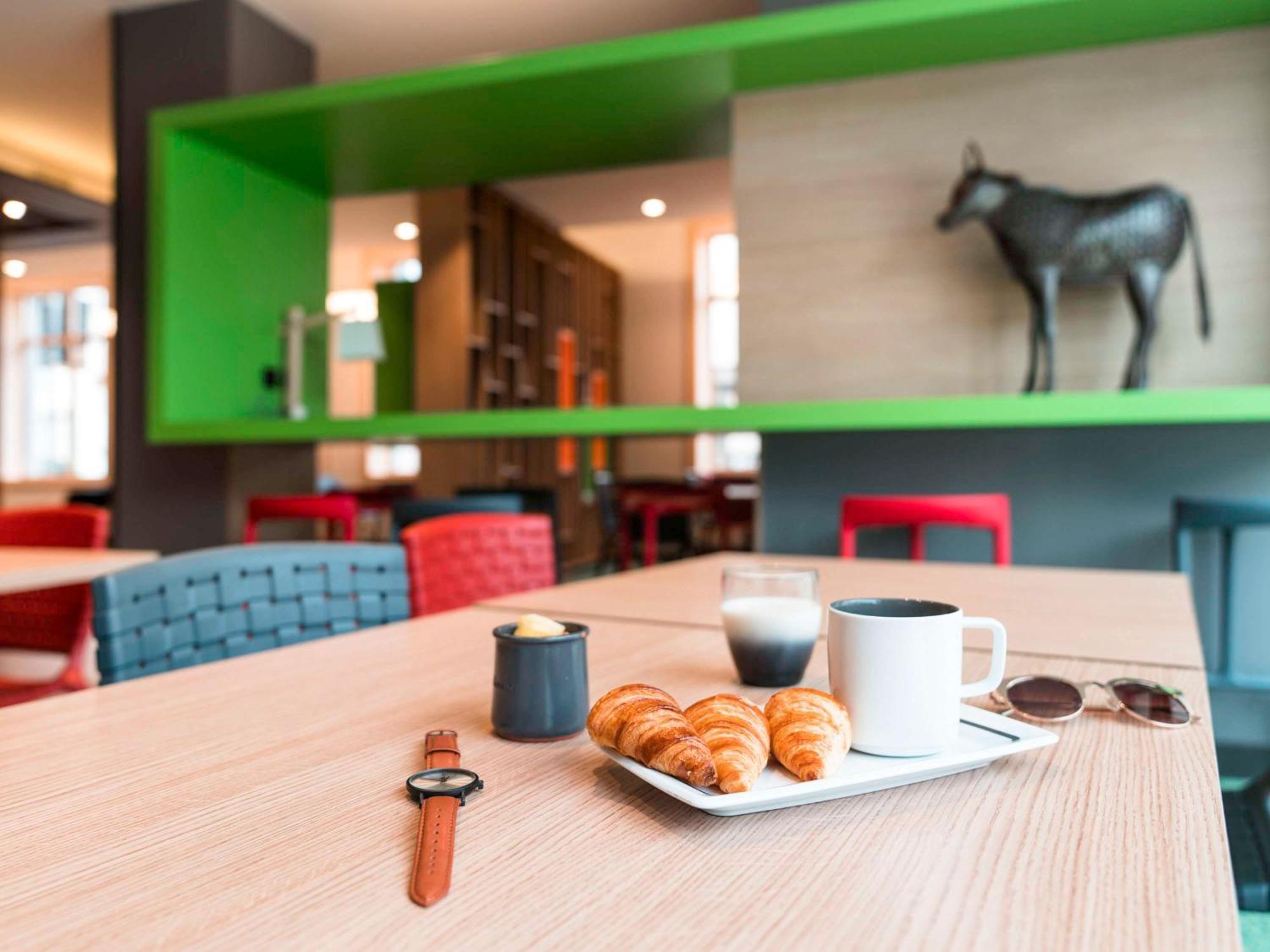 Ibis Styles Moulins Centre Hotel Екстериор снимка